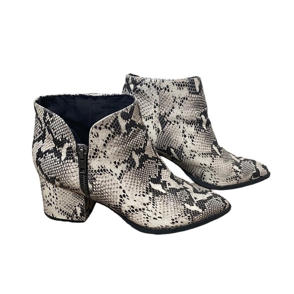 Seychelles Mist Leather Python Snake Print Ankle Booties - Picture 2 of 9